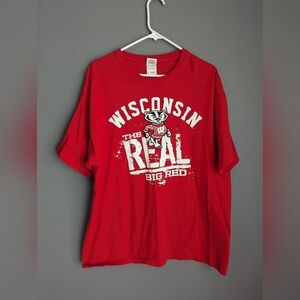 Gildan ultra cotton men's Wisconsin Badgers t-shirt size XL 24x20 x29